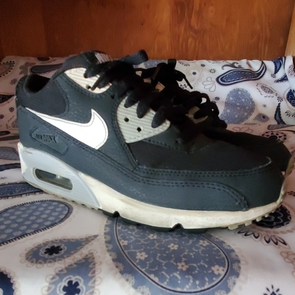 Nike Shoes - NIKE